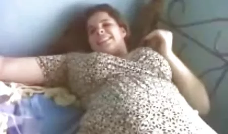 Braunhaarige Frau wachte auf, um zu private sexfilme gratis masturbieren