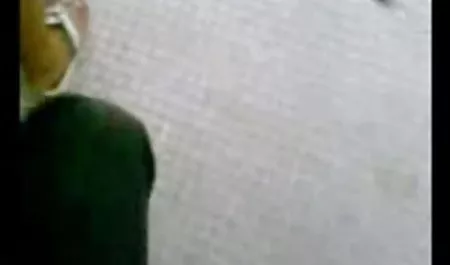 Nach dem Sex spritzte Piper Perri türkische privat pornos Sperma auf die Beine