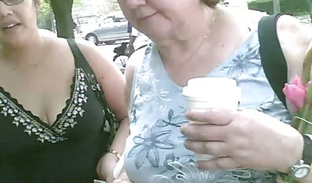 Das Mädchen hatte genug von Hochglanzmagazinen gesehen und amateurpornos gratis masturbierte von Eindrücken