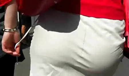 Ein Liebhaber übt das Saugen mit einem Hahale kostenlose sexfilme privat