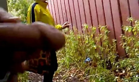 Junge Leute arrangierten einen deutschsprachige amateur pornos Geng Bang in ihrer Wohnung