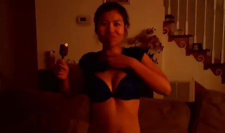 Hat eine unerfahrene Tinka bis an die kostenfreie amateur pornos Eier reingelegt