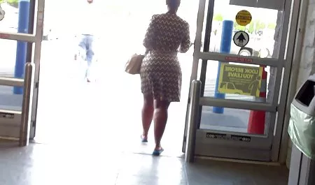 Zwei Knoten hielten einen Mann in Frauenkleidern zurück amateurpornos gratis