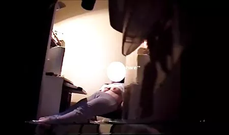 Chiharu Okuna masturbiert zwischen hausgemachte amateur pornos der Arbeit im Büro