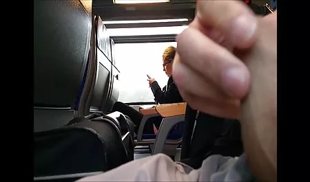 Hahnen zwischen die amateur fickfilme Beine stellen