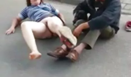 Fette kostenlose amateur pornos schwarze Frau saugt Schwanz vor dem Geschlechtsverkehr