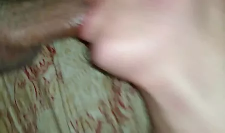 Fickte ein Model und setzte sie in eine Knie-Ellbogen-Pose reale deutsche pornos