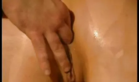 Anastasia Christus echte amateur pornos liebt Sex in seltsamen Posen